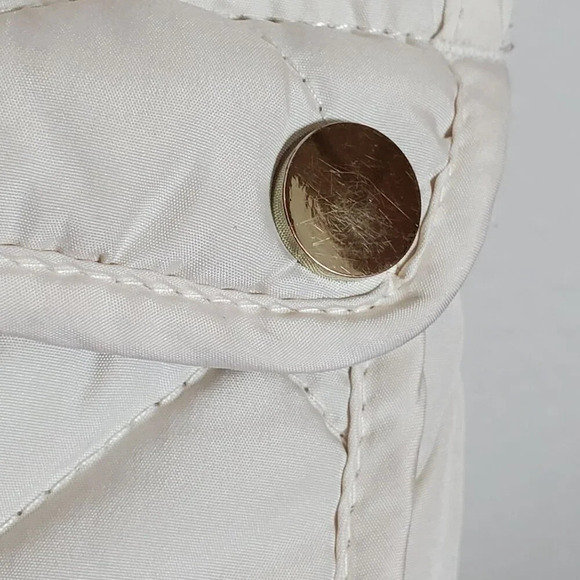 St. Johns Bay Womens Quilted Puffer Vest Large off white 2 Pockets Gold Zip - Picture 4 of 7